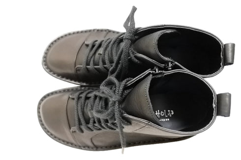 【インコルジェ 8674 ブラック】靴紐ショートブーツ